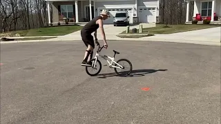 Bmx Life In The Cul-De-Sac