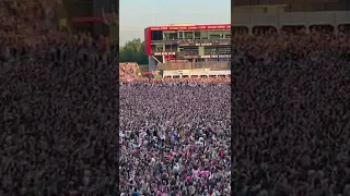 The audience singing Bohemian Rhapsody waiting at Harry Styles concert night 1 in Manchester 2022 💚