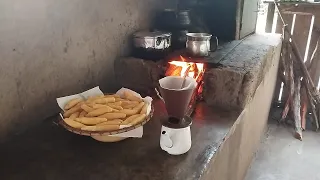 PREPARANDO AQUELE BOLO FRITO PRO CAFÉ DA MANHÃ