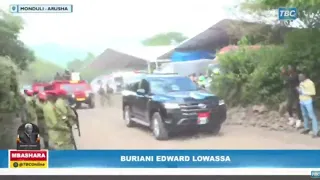 MWILI WA WAZIRI MKUU MSTAAFU, HAYATI EDWARD LOWASSA UKIWASILI NYUMBANI KWAKE MONDULI