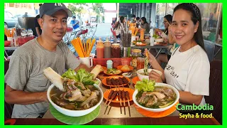 Beef bone soup is a popular afternoon meal! Street Food in Phnom Penh!!​ Beef Soup!! Grilled Beef.