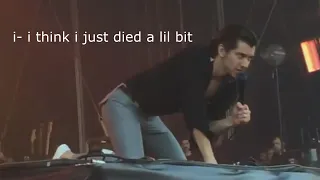 alex turner being unbelievably hot for over 2 minutes