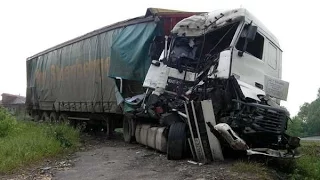 #10 Аварии грузовиков на регистратор 2015 - Best truck crashes , truck accident compilation 2015