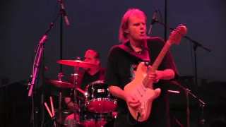 WALTER TROUT - "I'm Back" 8/1/15 Riverfront Blues Festival