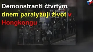 Demonstranti čtvrtým dnem paralyzují život v Hongkongu