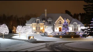 Snowfall White Christmas Night Lights and Cozy Homes Relaxing Ambient Blizzard Wind Sounds