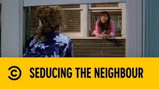 Seducing The Neighbour | The King of Queens | Comedy Central Africa