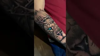 tattoo - TATUAGEM DE LEÃO COM COROA DE ESPINHO NA CABEÇA 💥