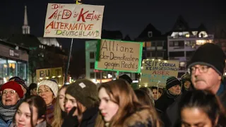 Zehntausende demonstrieren in Köln gegen rechts