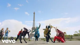Cast Of Find Me In Paris - Flashmob (From "Find Me In Paris"/Official Music Video)