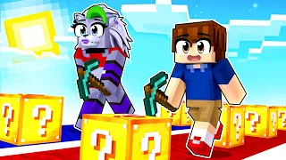 Minecraft BUT LUCKY BLOCK RACE with Roxanne Wolf and Gregory