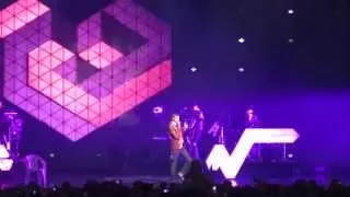 Tous les mêmes, Stromae, Montréal 2015