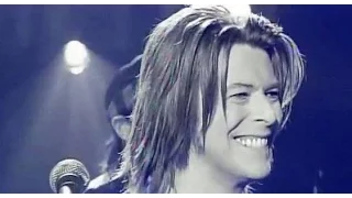 David Bowie 's Magical Smile