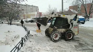 Bobcat s175. Чистим снег. Ломаем лёд до асфальта. Частный заказ бонусом. #уборкаснега