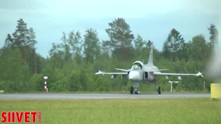 Saab JAS 39C Gripen Pilot Greets The Audience - Tour De Sky 2016