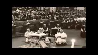 Momentos de la vida de los Papas canonizados Juan XXIII y Juan Pablo II en la UCA