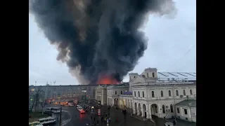 ЧП в Петербурге . Горит  гипермаркет "Лента"