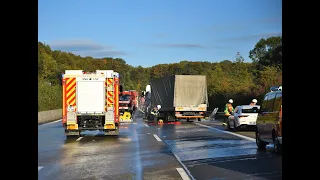 Tödlicher Unfall auf der A6 - Lkw fährt in Stauende