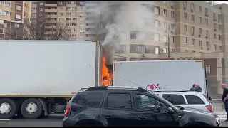 Водитель сгорел в своем фургоне: жуткое ДТП в Подмосковье