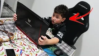 EU NUNCA VI MEU IRMÃOZINHO TÃO IRRITADO JOGANDO FORTNITE!