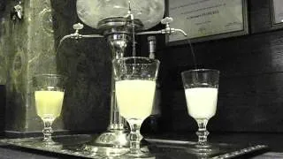 Absinthe, sans sucre. Puriste!