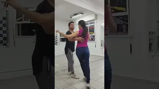 Como dança samba!