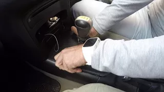 Nissan Primera P12 (2004) снятие чехла и рукоятки КПП Часть 1