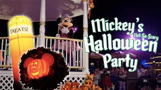 AUSSIES GO TRICK OR TREATING AT MICKEY'S NOT SO SCARY HALLOWEEN PARTY! | Rides, Parade & Fireworks!