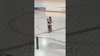 Goalie’s mic goes out while singing National Anthem, but she still shocks the crowd ❤️❤️