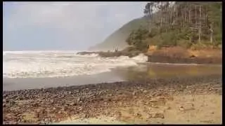 Sneaker wave on Oregon coast, October 11, 2014