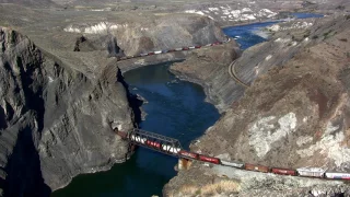 Canada:  Trains through Black Canyon - British Columbia