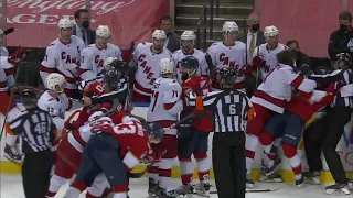 Sebastion Aho VS Patric Hornqvist small Scrum Washington Capitals at New York Islanders