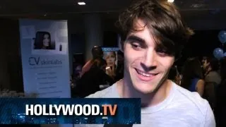 RJ Mitte talks Breaking Bad End - Hollywood.TV