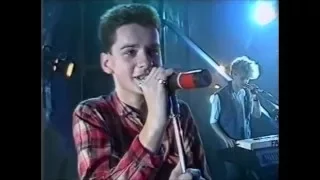 Depeche Mode - Leave in Silence - Live 1982 Hammersmith