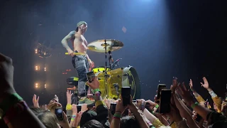 twenty one pilots - Morph (Live in Oakland)