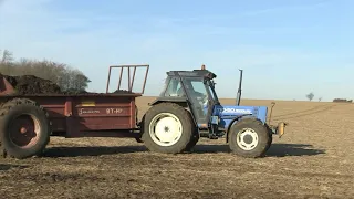 NEW HOLLAND 110-90 TRADITION SPREADING MANURE