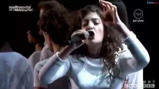 LORDE Yellow Flicker Beat from Mockingjay PART 1 - Live at American Music Awards #AMAs