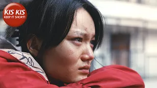 Award-winning short film on a mother's sacrifice for her family | "Lili Alone" - by Zou Jing