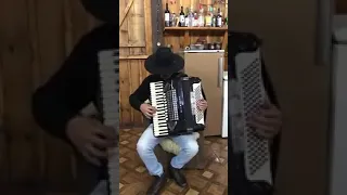 Alan moreira tocando castração a pialo