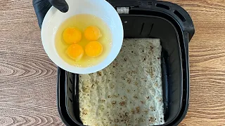 Pour 4 eggs on the bread and you will be surprised by the result! Simple and delicious