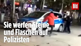 Gewalteskalation in Frankfurt: 25 Jugendliche greifen Polizisten an