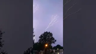 Insane Lightning Bolt Over St.Louis Suburb 7/12/23