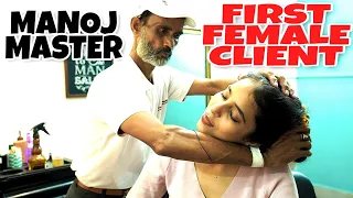 MANOJ MASTER PIN-PEN🖊️Head Massage to his FIRST FEMALE CLIENT 💈ASMR 💈UNMATCHED CRACKS