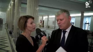 PUDELEK W SEJMIE: Marek Suski: "Prezes Kaczyński nie ma żony, więc nie ma dzieci"