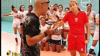 CAMPEONAS DE VOLEY SORPRENDE A NATALIA MALAGA EN ´DILO CANTANDO´