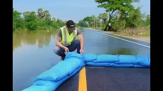 Sandless Sandbag to create water barrier to protect against flooding