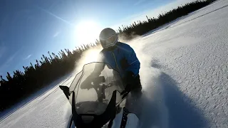 Ski-Doo Expedition Sport Gen 4 carving snow.