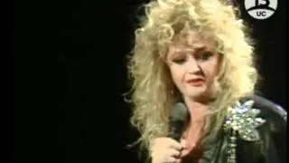 Bonnie Tyler = total eclipse of the heart