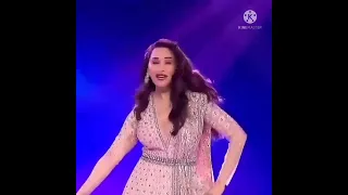 Madhuri Dixit and Kriti Sanon dance ❣️🔥 akhiyan milae kabhi song 🔥🔥