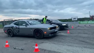 Dodge Challenger hellcat vs audi a8 4.0 tfsi Drag , Acceleration